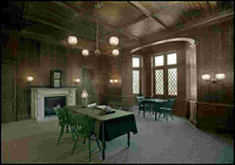 Lincoln's Cottage: Library