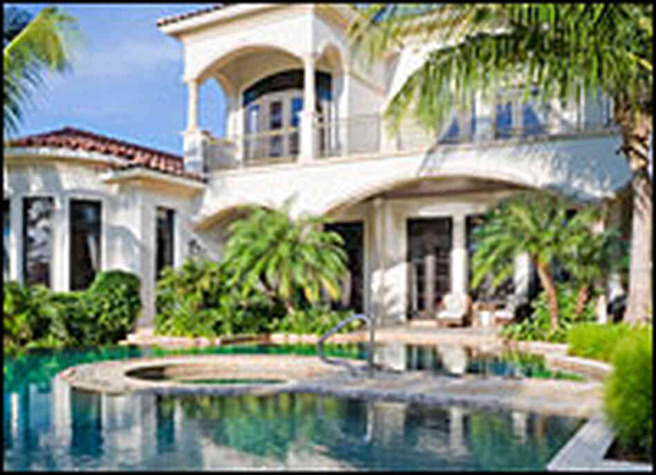 Mansion with pool Mansion with pool