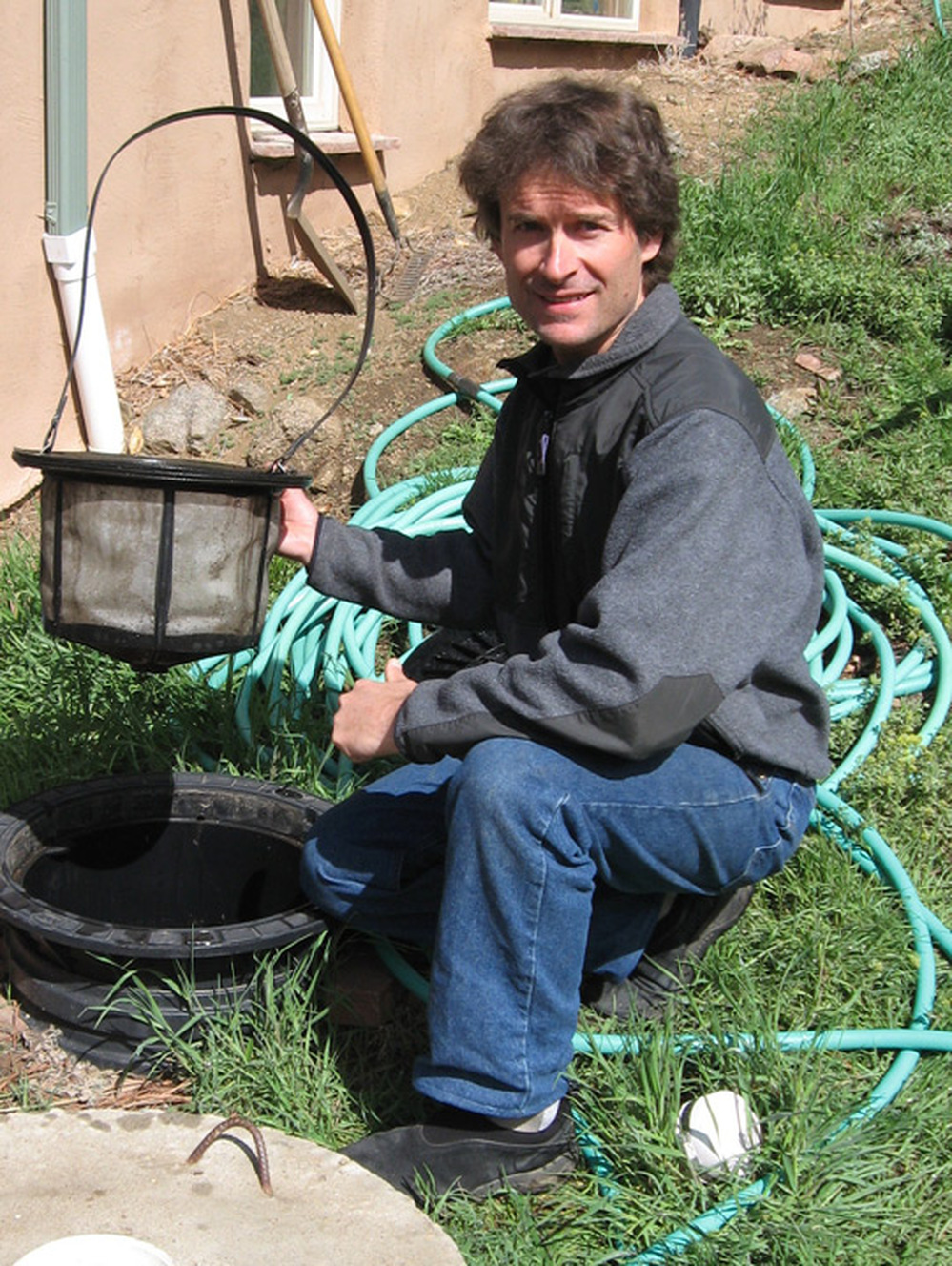 Cistern bucket