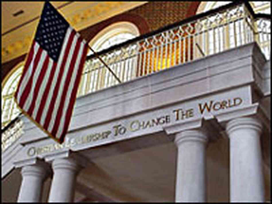 Image of the inside of Regent University library Image of the inside of Regent University library