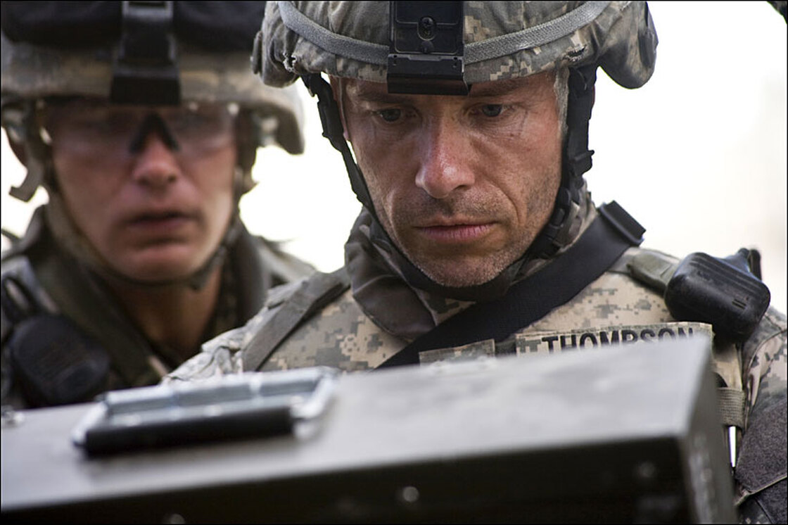 Brian Geraghty and Guy Pearce in 'The Hurt Locker'