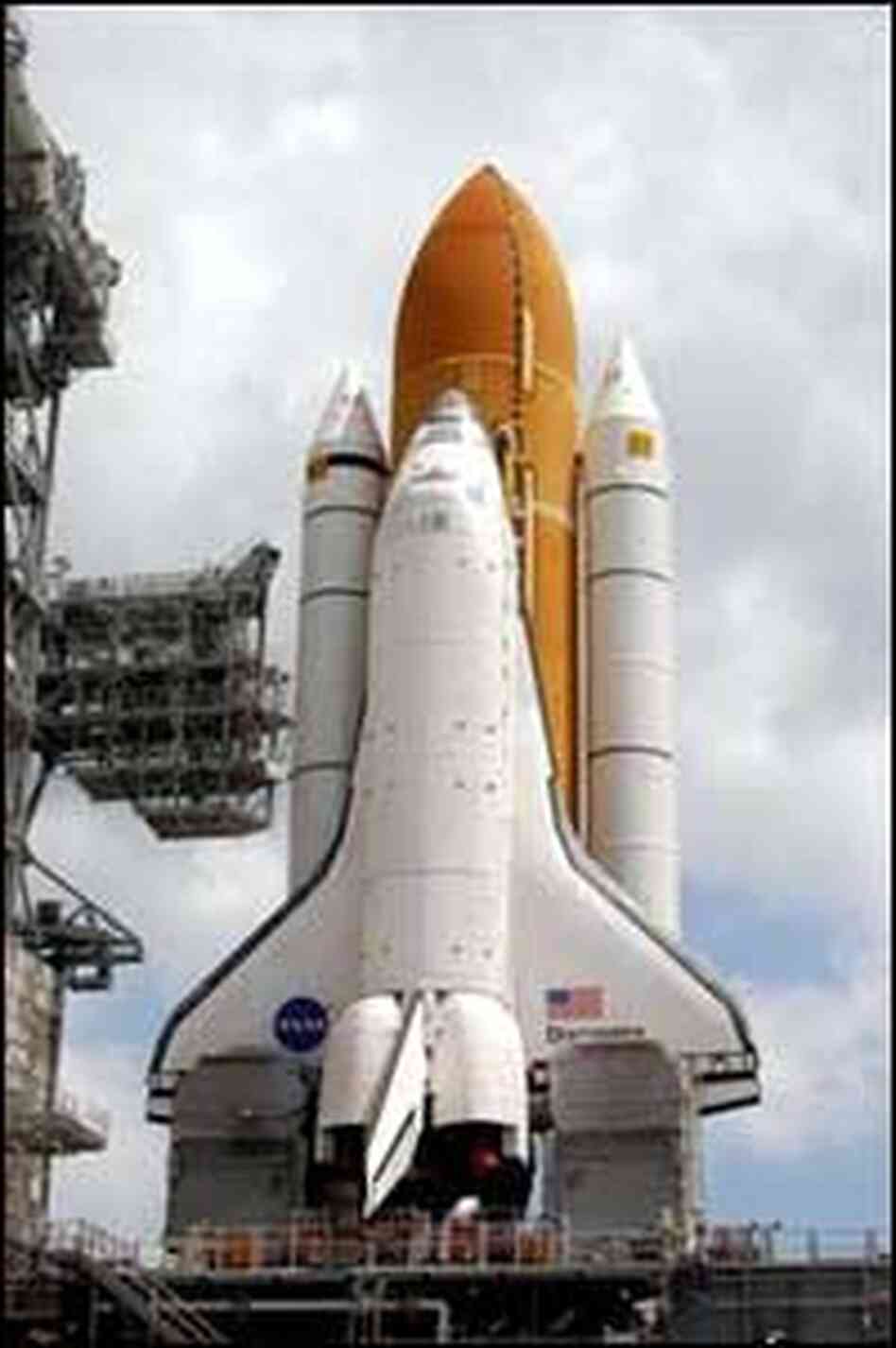 The Space Shuttle Discovery at the launch pad The Space Shuttle Discovery at the launch pad
