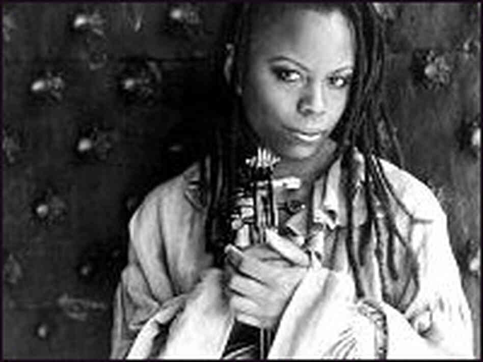 Violinist Regina Carter Violinist Regina Carter