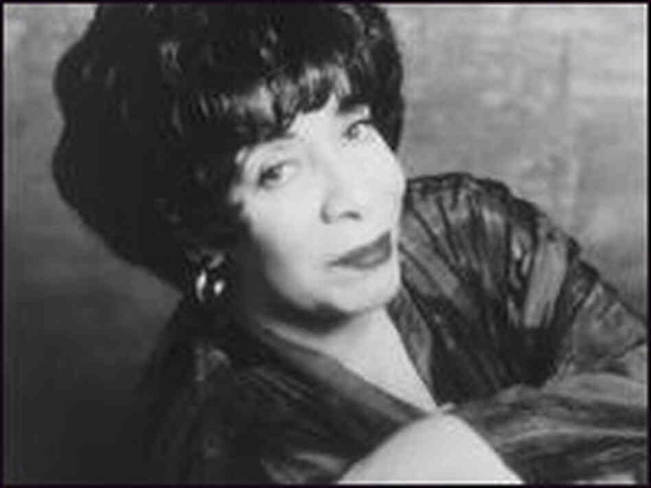 Vocalist and pianist Shirley Horn Vocalist and pianist Shirley Horn