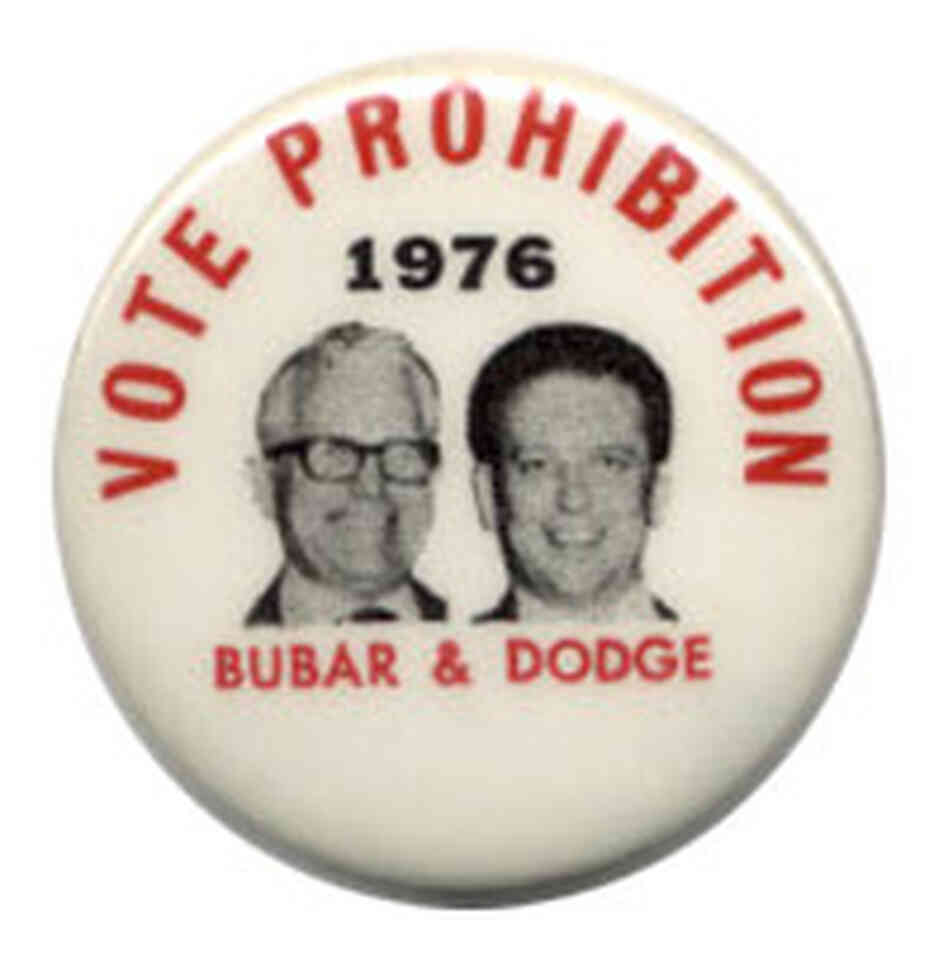 Earl Dodge button Earl Dodge button