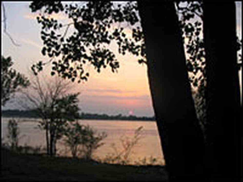 The Mississippi River at Mounds Landing The Mississippi River at Mounds Landing