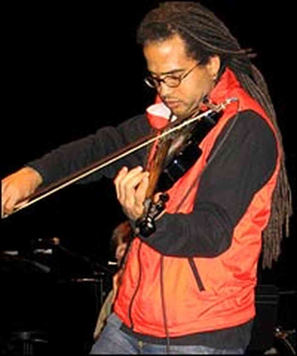 Roumain plays violin Roumain plays violin