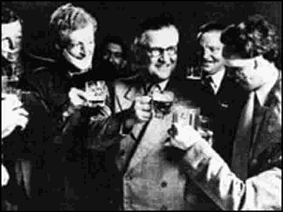 McIndoe joins his patients for a drink.