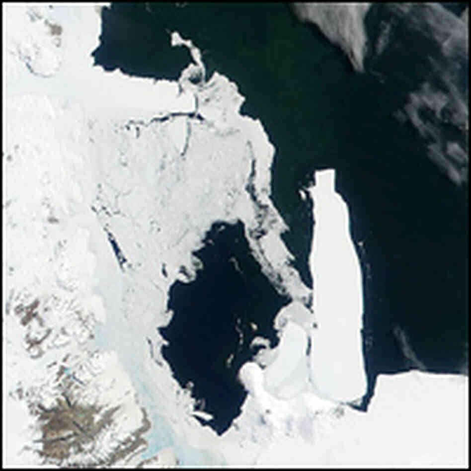 B-15 Iceberg pre-breakup B-15 Iceberg pre-breakup