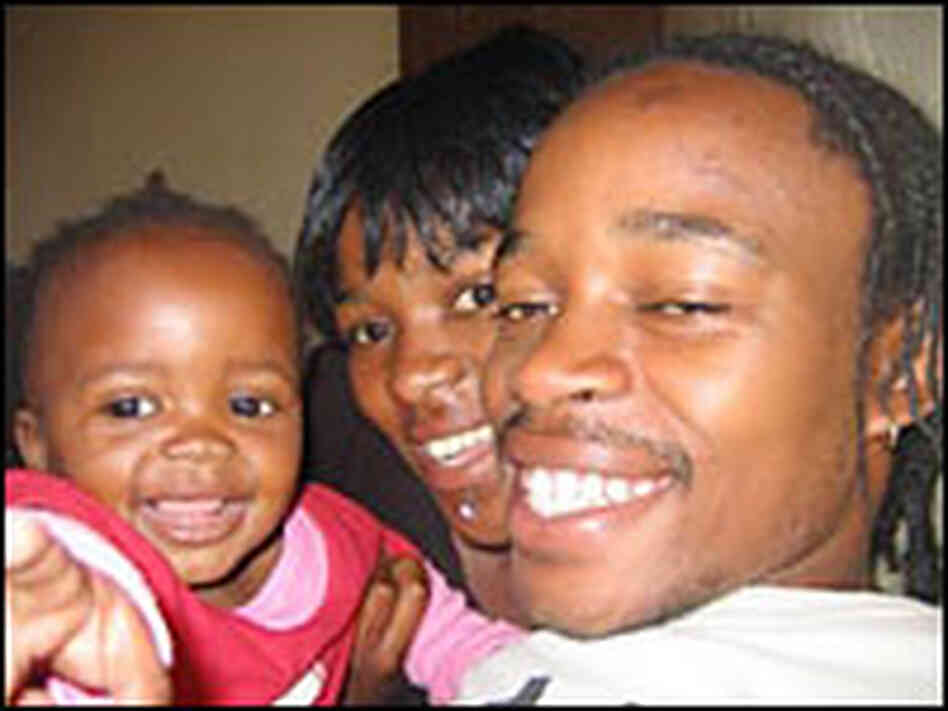 Thembi Ngubane, her boyfriend Melikhaya Mpumela and their baby, Onwabo. Thembi Ngubane, her boyfriend Melikhaya Mpumela and their baby, Onwabo.