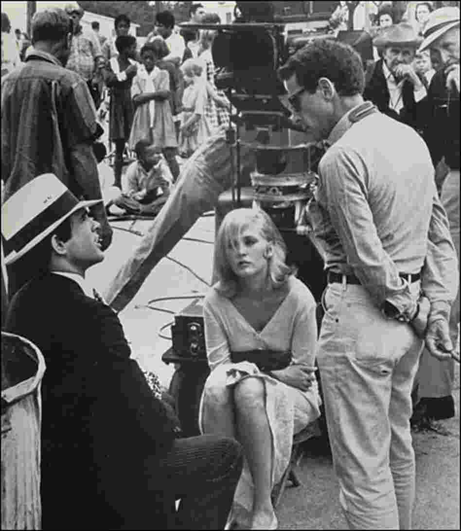 Warren Beatty, Faye Dunaway, Arthur Penn next to a camera