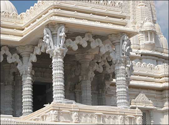 Close up of pillars
