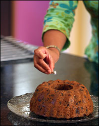For a dramatic presentation, you can serve the Christmas pudding aflame.