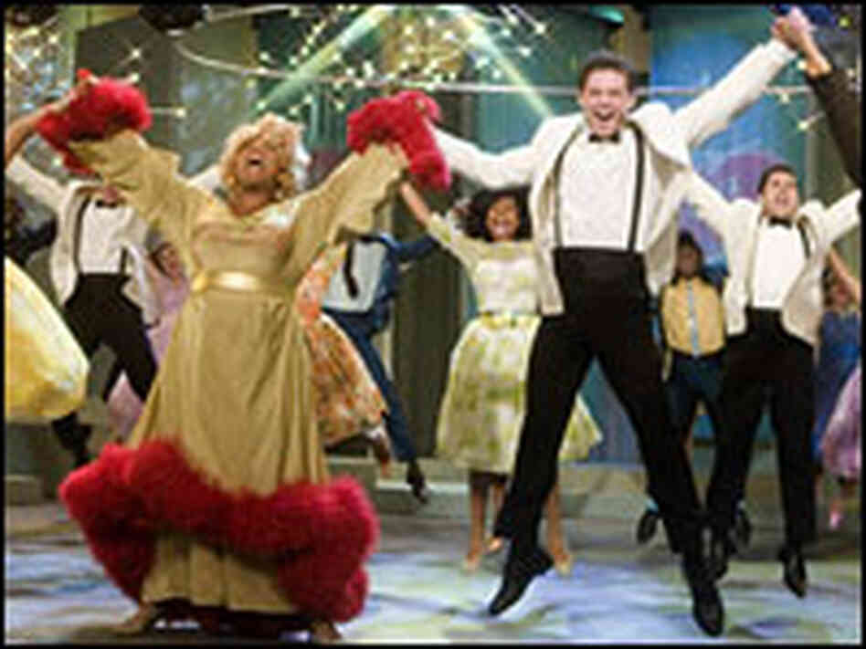 Queen Latifah and cast in 'Hairspray'