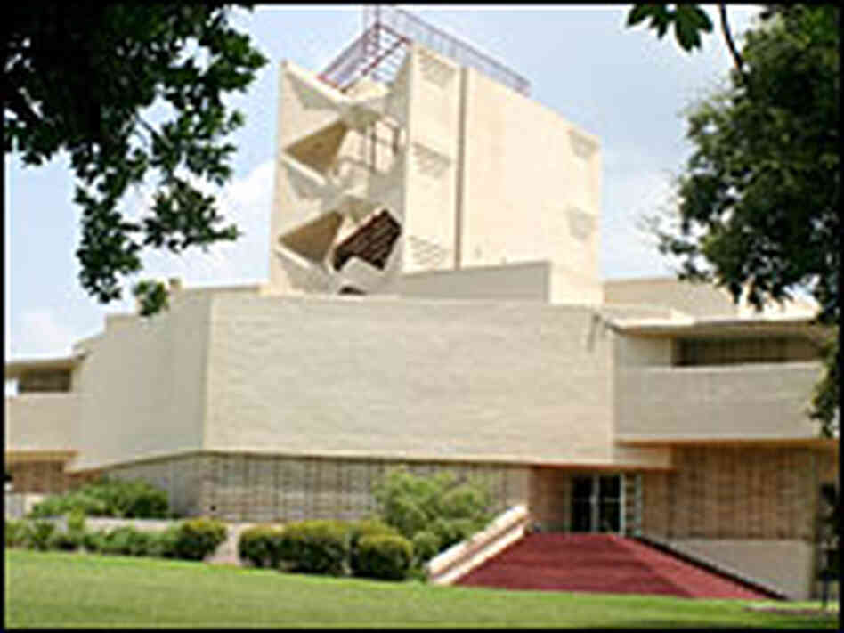 The Annie Pfeiffer Chapel , designed by Frank Lloyd Wright.