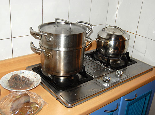 The stovetop in the Sheng family's kitchen