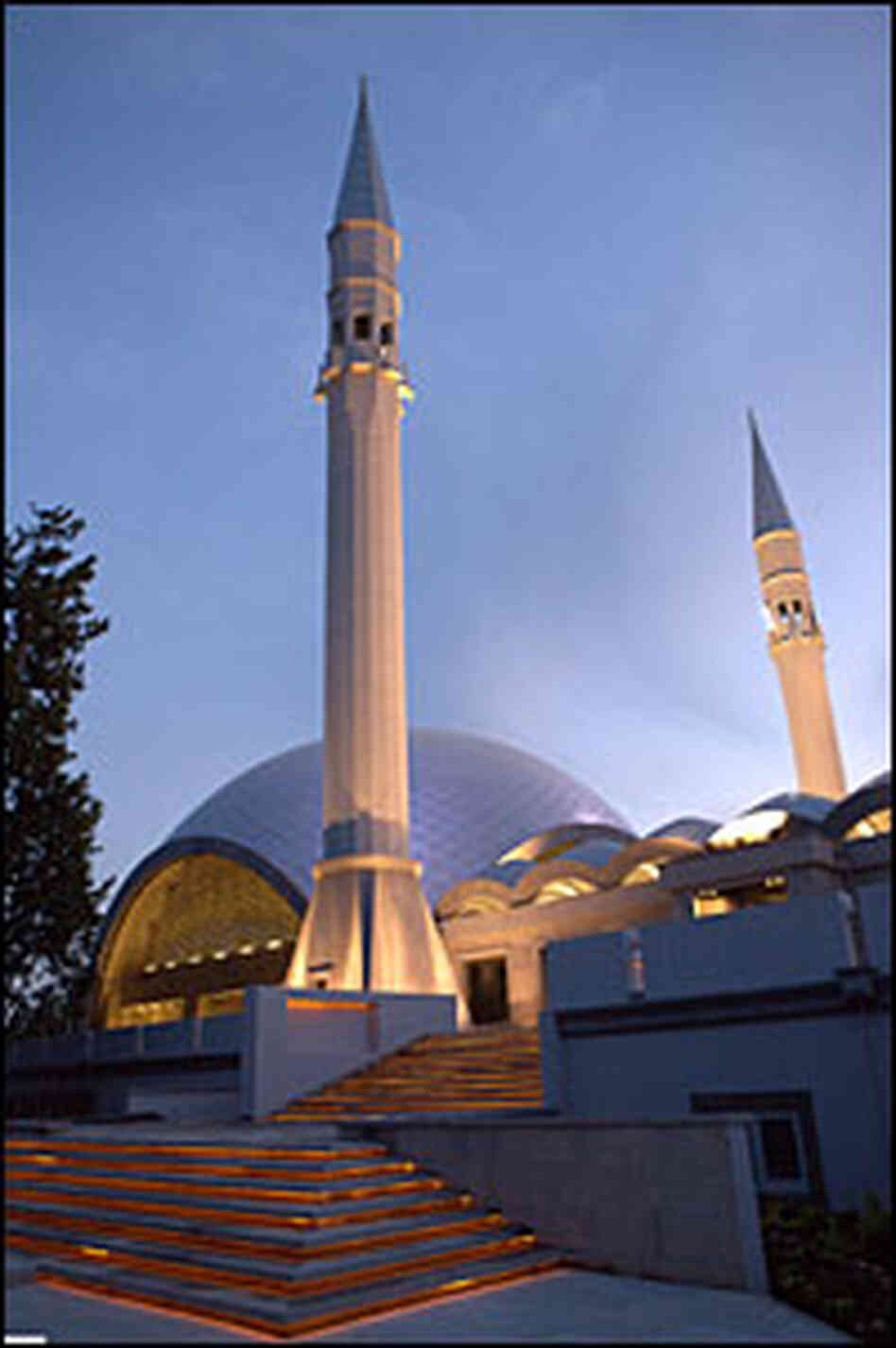 Sakirin Mosque minaret