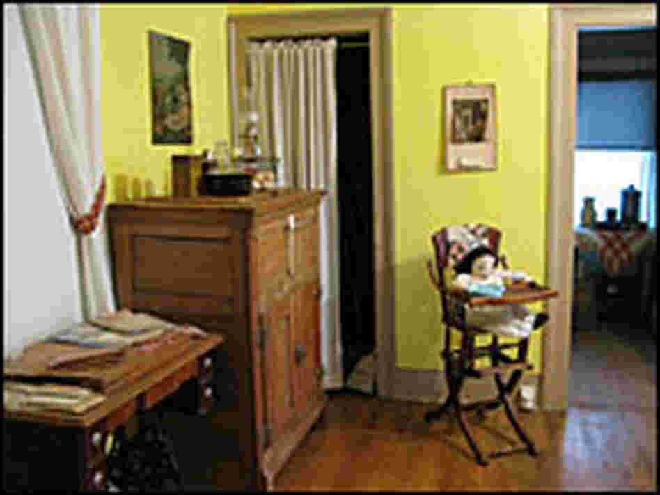 Hustis House