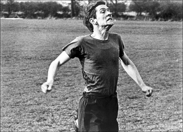 Tom Courtenay as Colin Smith