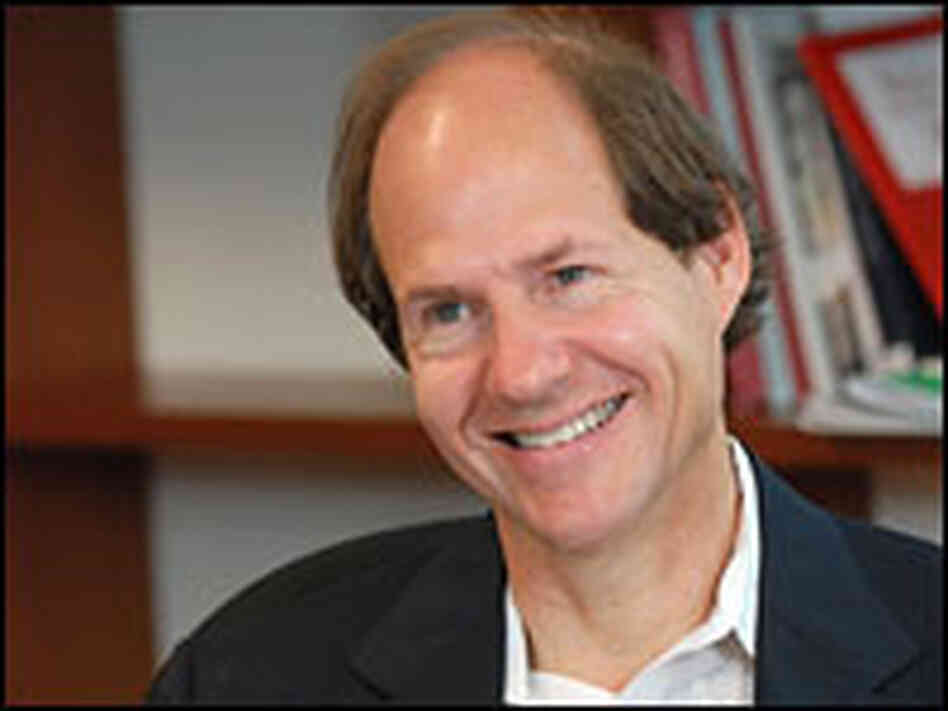 A portrait of Cass Sunstein.