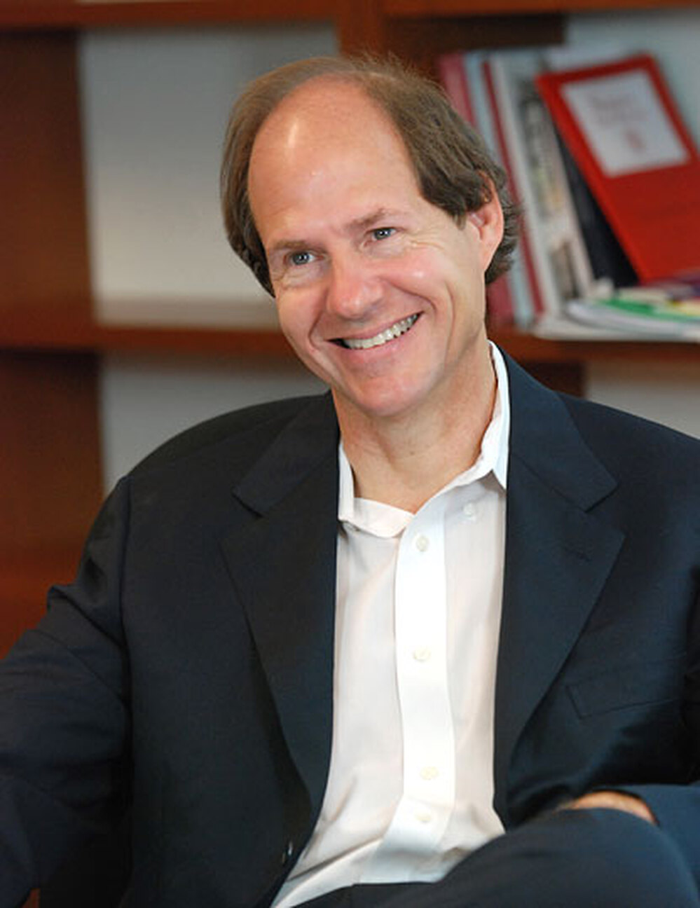A portrait of Cass Sunstein.