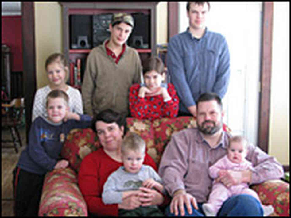 Kelly and Jeff Swanson and their seven children in Shelby, Mich.