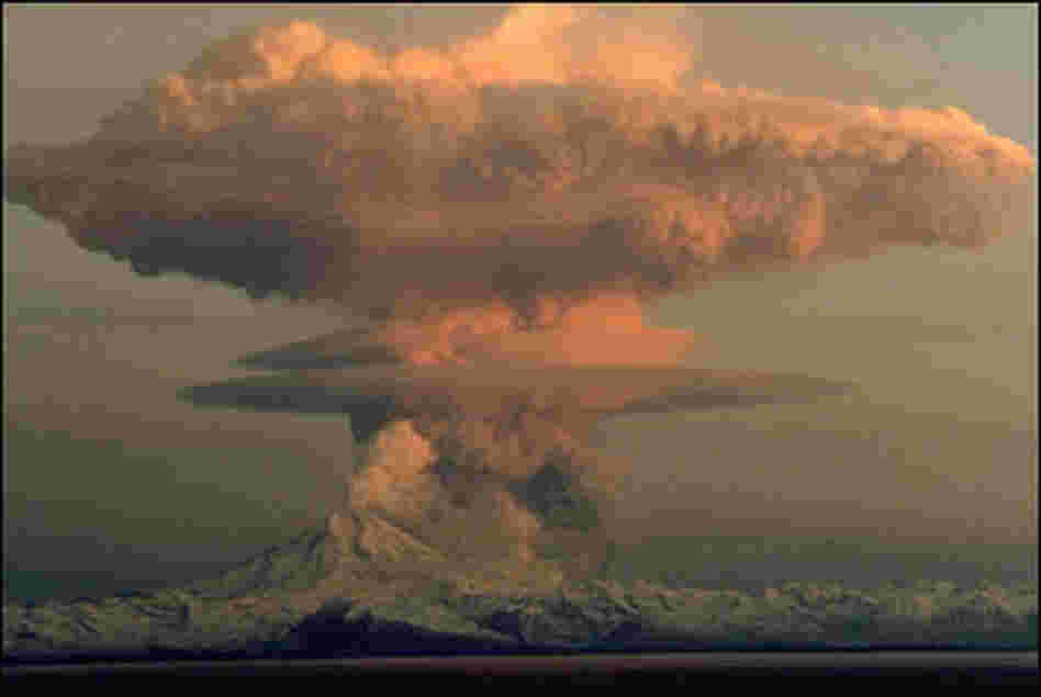 The eruption of Mount Redoubt in 1990 The eruption of Mount Redoubt in 1990