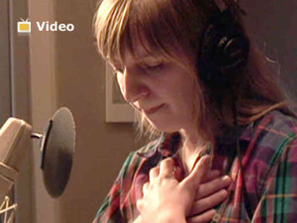 White Hinterland video 300