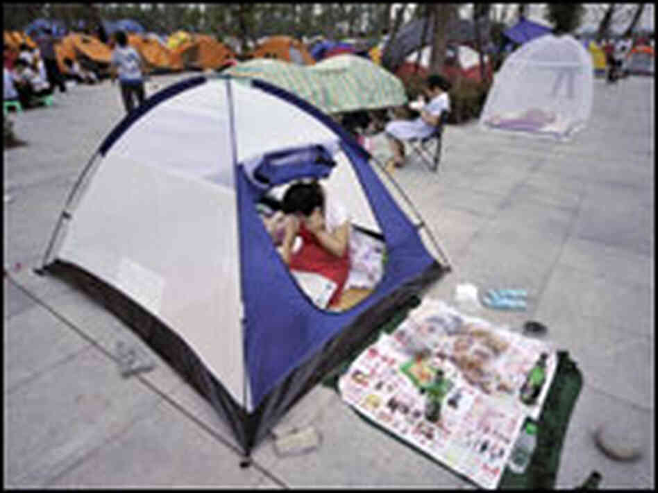 A tent on the outskirts of Chengdu A tent on the outskirts of Chengdu