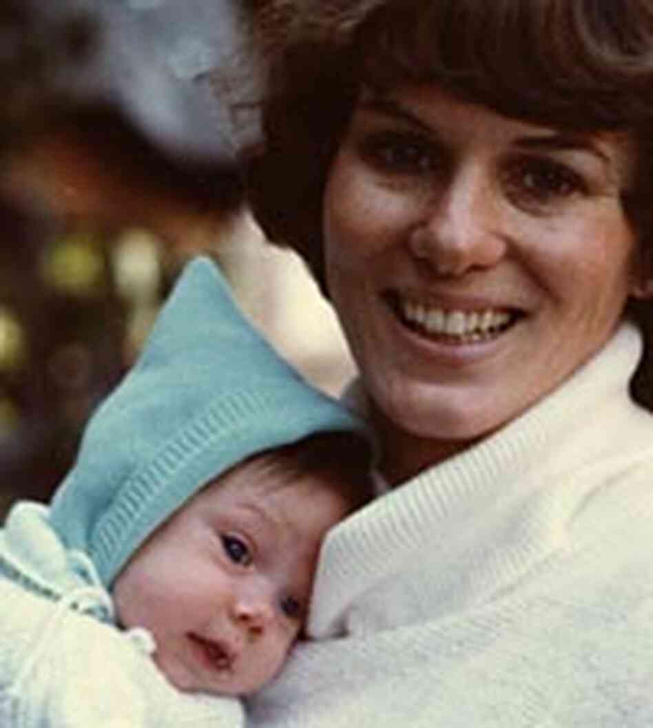 Alicia Parlette and her mom Pam in 1982.