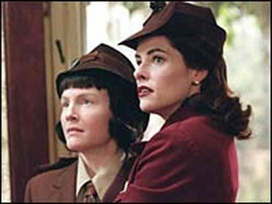 Rachael Harris and Parker Posey Rachael Harris and Parker Posey