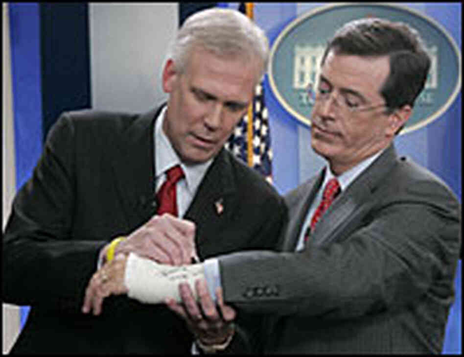 Stephen Colbert gets cast signed by Tony Snow Stephen Colbert gets cast signed by Tony Snow