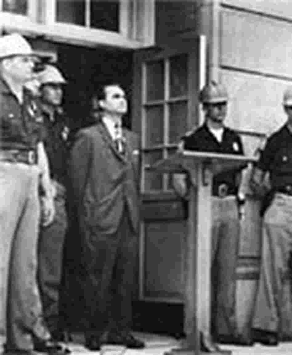 Gov. George Wallace blocks the doorway to Foster Auditorium Gov. George Wallace blocks the doorway to Foster Auditorium