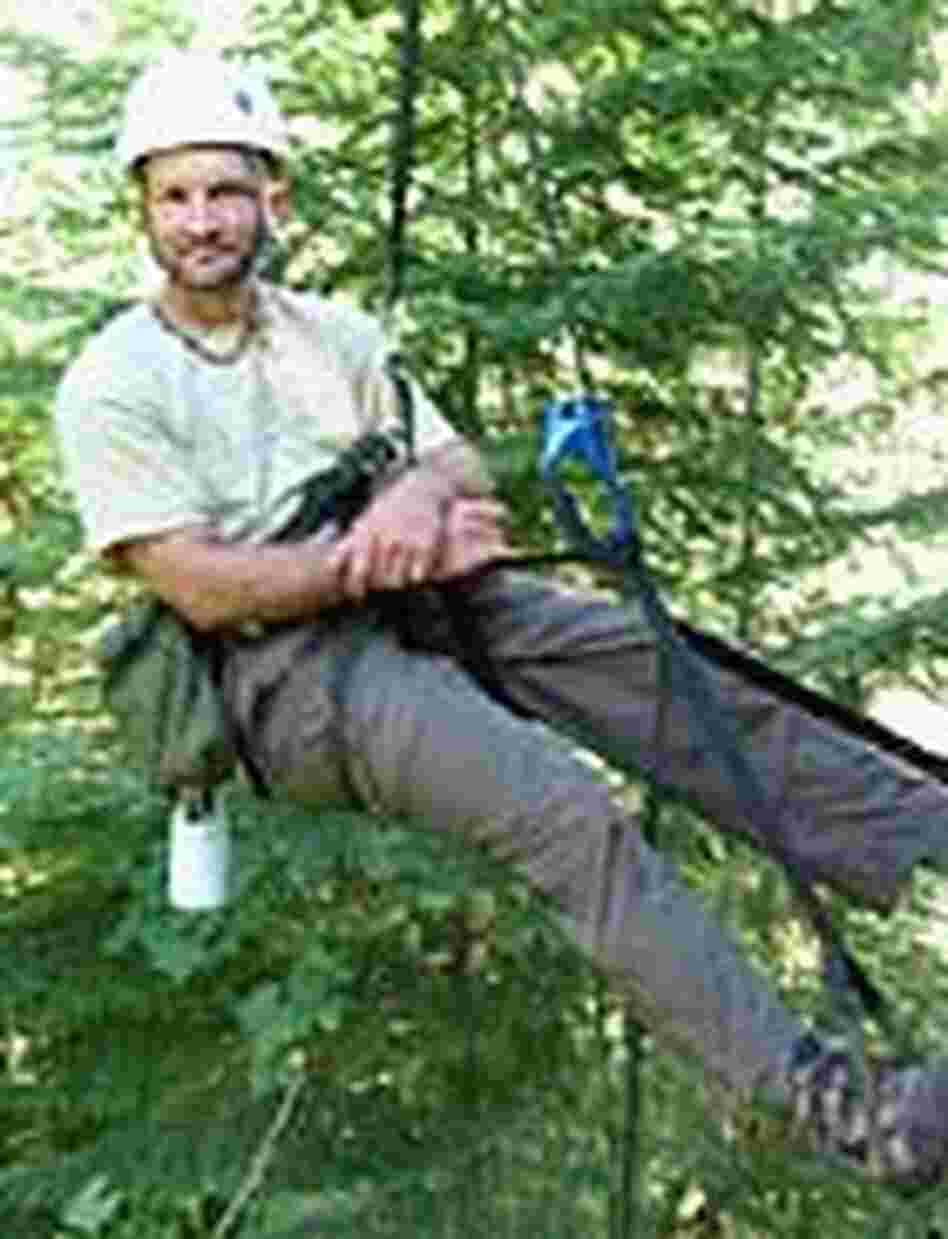 Scott Altenhoff, hanging from tree Scott Altenhoff, hanging from tree