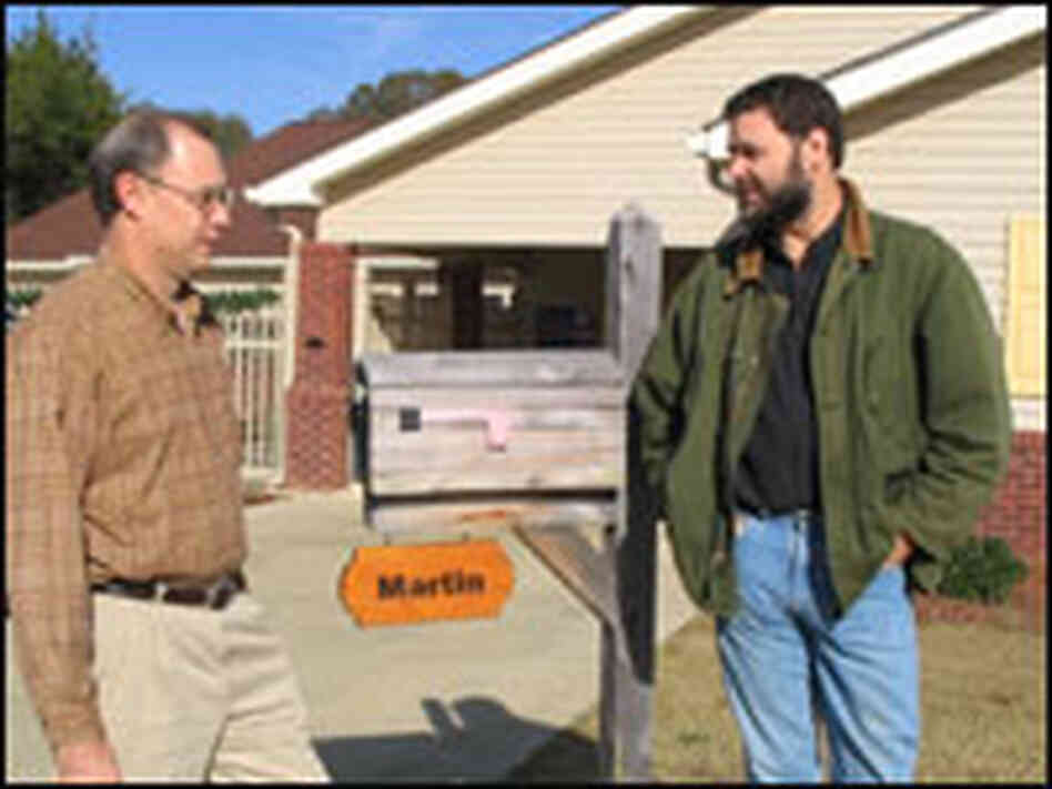 Bill Thomas, right, stands with Steve McAlilly Bill Thomas, right, stands with Steve McAlilly