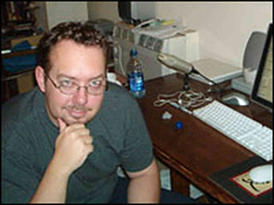 Podcasters like Ian Neligh are bringing newspapers into portable players. Podcasters like Ian Neligh are bringing newspapers into portable players.