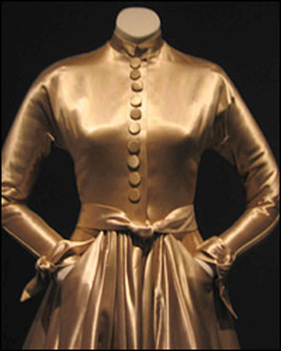 This gown is a copy of Christian Dior's 1947 Columbine evening dress This gown is a copy of Christian Dior's 1947 Columbine evening dress