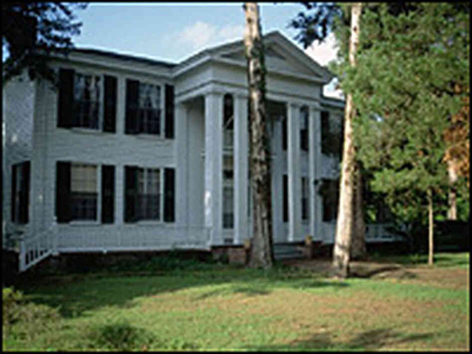 Rowan Oak, the Mississippi home of author William Faulkner Rowan Oak, the Mississippi home of author William Faulkner