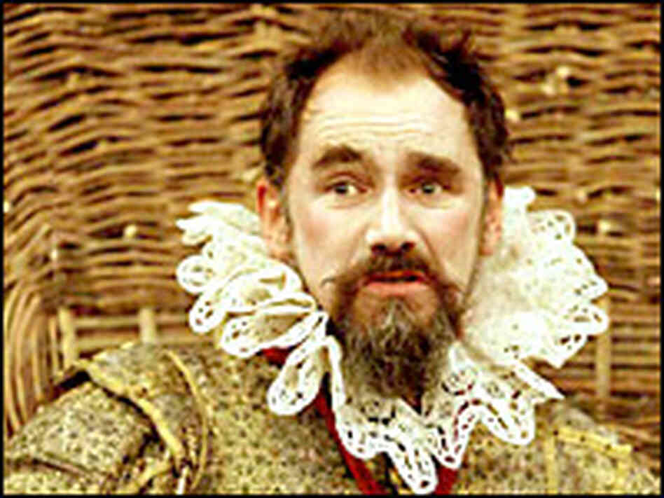 Mark Rylance as Vincentio. Credit: John Tramper - Shakespeare's Globe Theatre 2005.