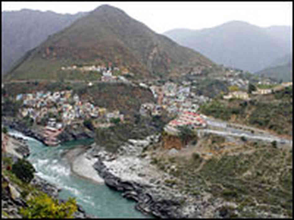 The town of Devprayag sits in the foothills of the Himalayas, where the Ganges beings