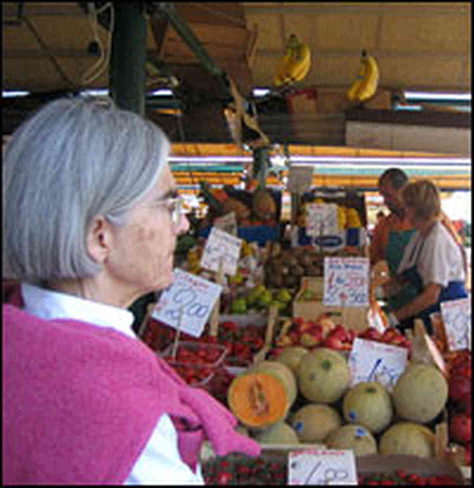 Donna Leon visits an outdoor market.