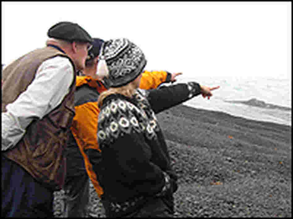 Vigfus Magnusson (l), Karl Bjarnthorsson, (c) and Solveig Thorvaldsdottir at Hofsjokull.