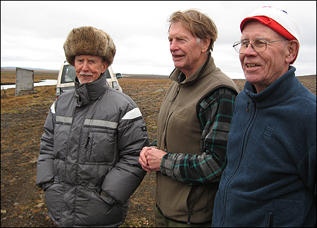 Dr. Jon Thorsteinsson (l) and Dr. Sigmundur Magnusson (r),  and Steingrimur Hermannsson