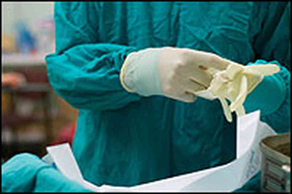 Surgeon Hands, iStockPhoto.com Surgeon Hands, iStockPhoto.com