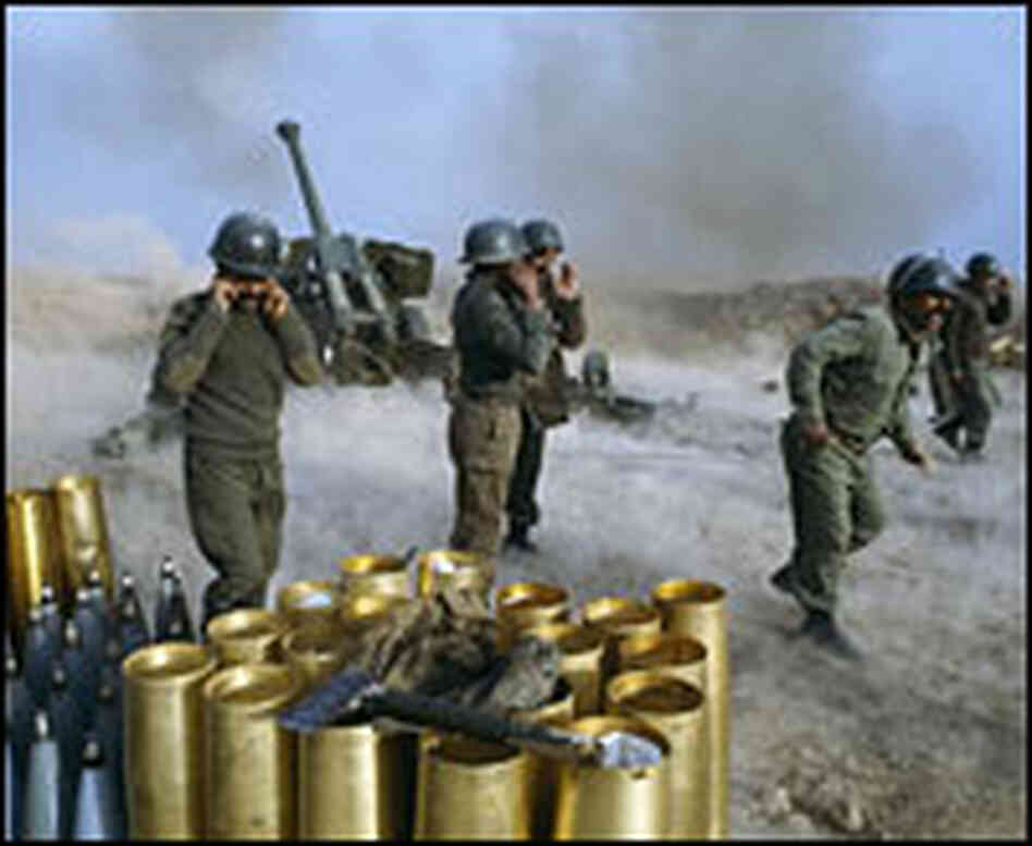 An Iraqi artillery battery