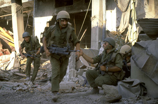 Israeli troops advance in Beirut.