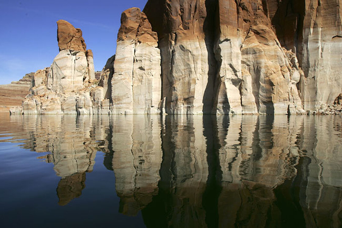 A bleached "bathtub ring" around Lake Powell