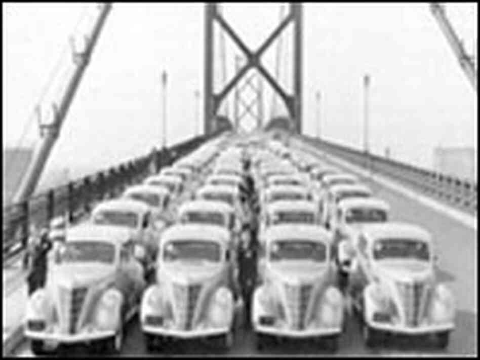 Automobiles on the Ambassador Bridge