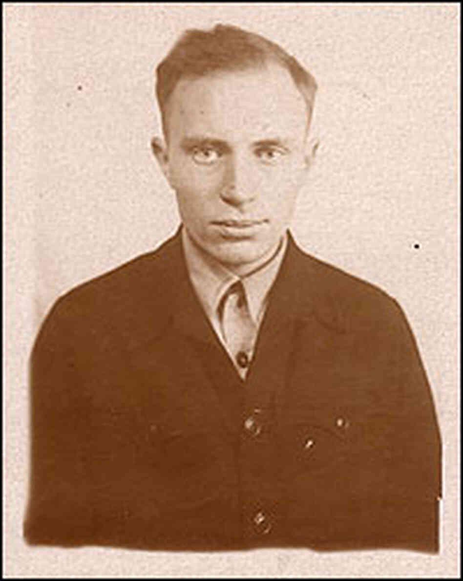 Lev Mishchenko in 1940 Lev Mishchenko in 1940