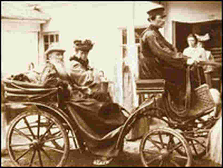 Leo Tolstoy with his daughter Tanya at Yasnaya Polyana, June 21, 1904.
